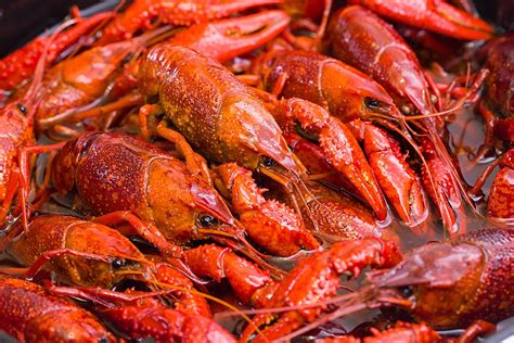  Spicy Crayfish with Aromatic Broth: Can You Handle Lu'an's Fiery Delicacy?